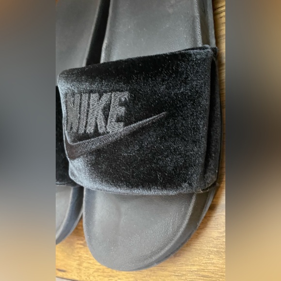Nike Black Velvet Slide Sandals - Picture 2 of 6